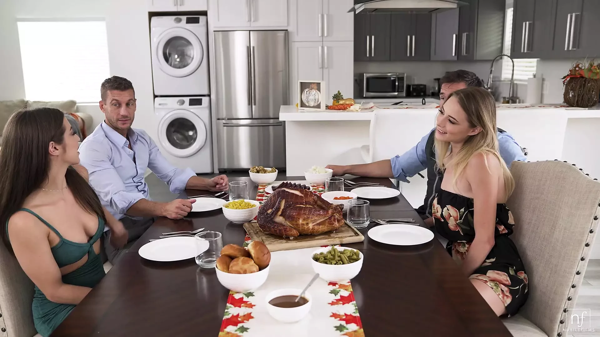 Thanksgiving Turns Me On – S40:E18